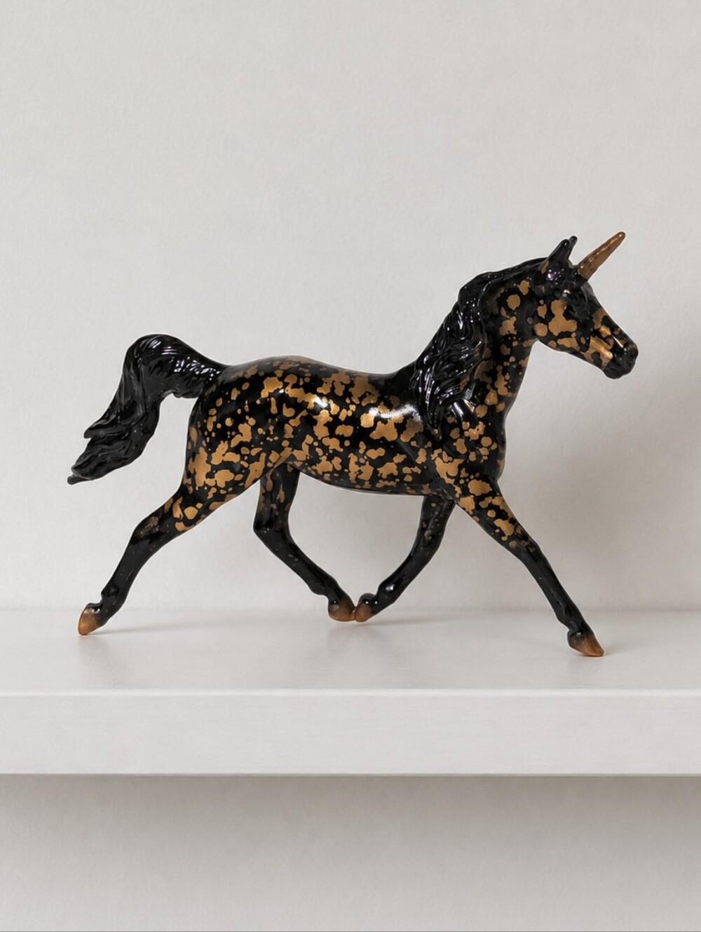 Breyer Stablemates Unicorn Crazy Surprise Series 4 Chase Piece Prince Charming